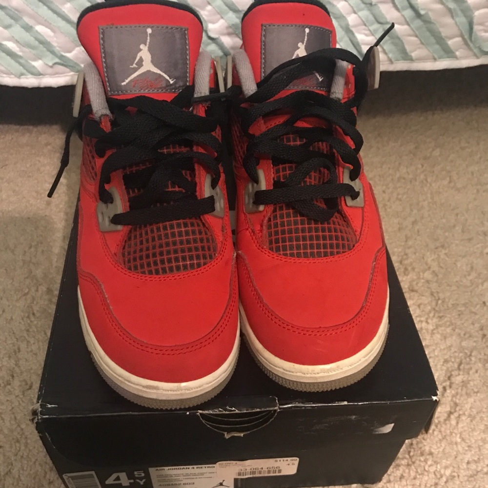 Jordan retro 4’s size 4.5 Y